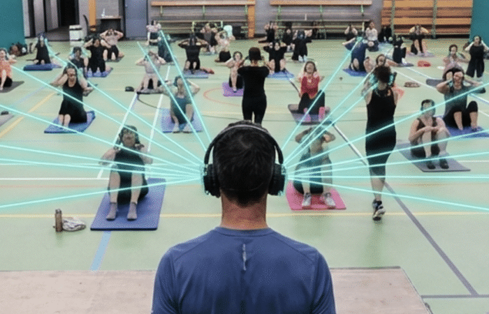 Elimineer geluidsoverlast en gedoe bij groepslessen en creëer tegelijkertijd een premium groepslesbeleving voor elke sportschool