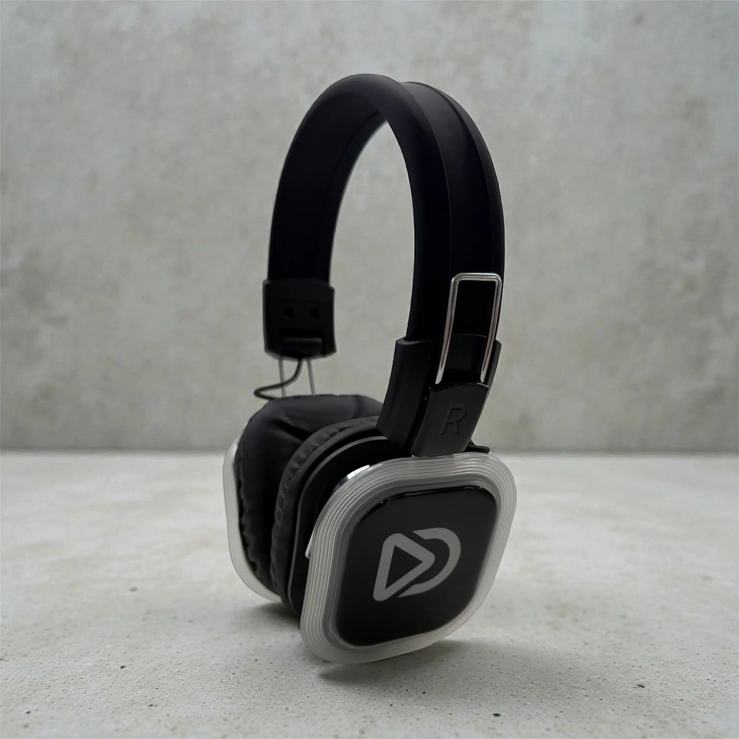 Pro Box BD 50. Silent Disco Profi-Set mit T50 Sender und 2 Aufbewahrungsboxen
