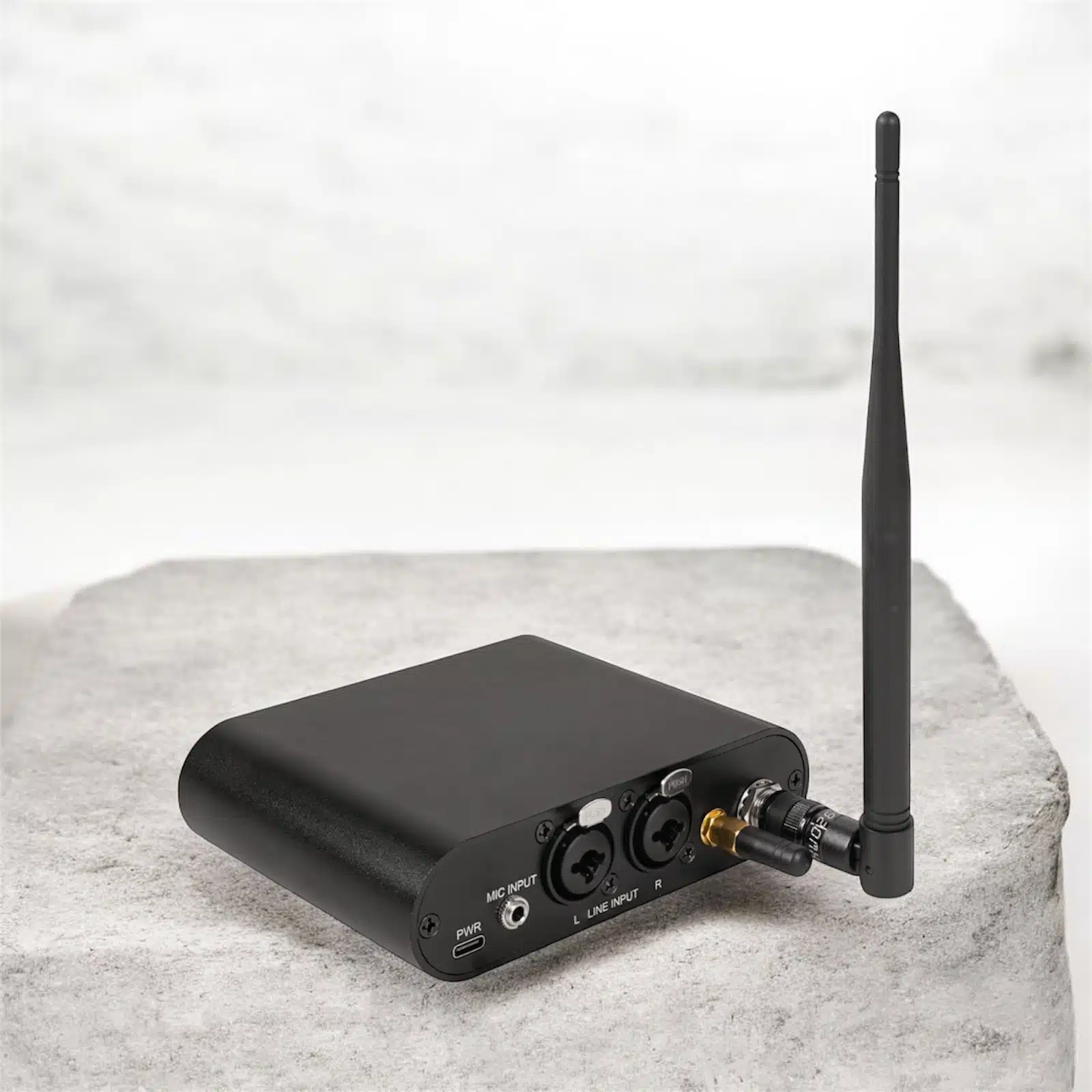 T90Pro Bluetooth-XLR-Transmitter mit integriertem Akku und Mikrofoneingang. 5 Kanäle. XLR/TRS